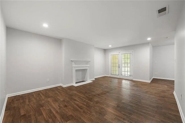 Building Photo - Oakvale