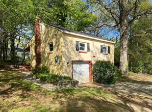 Building Photo - 109 Sylvania Ave