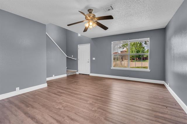 Building Photo - 901 Greenbend Dr