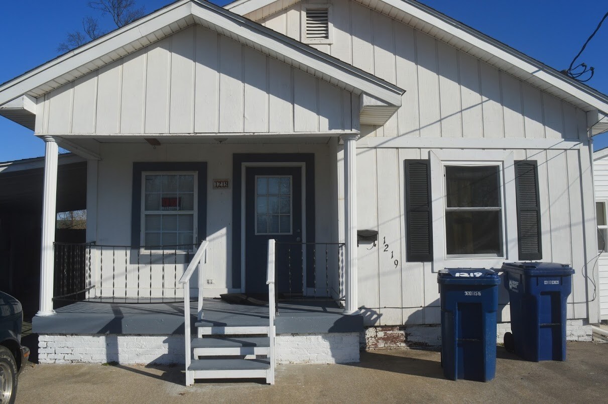 Foto principal - 1219 S Court St