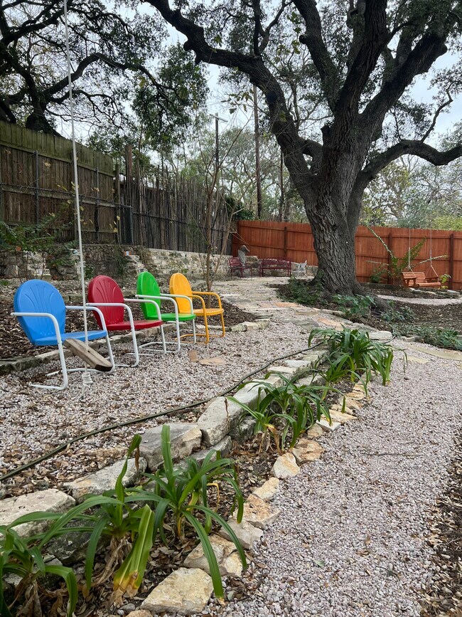 Foto del edificio - 509 E Live Oak St