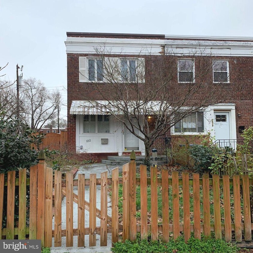 Foto principal - 1212 Wilkes St