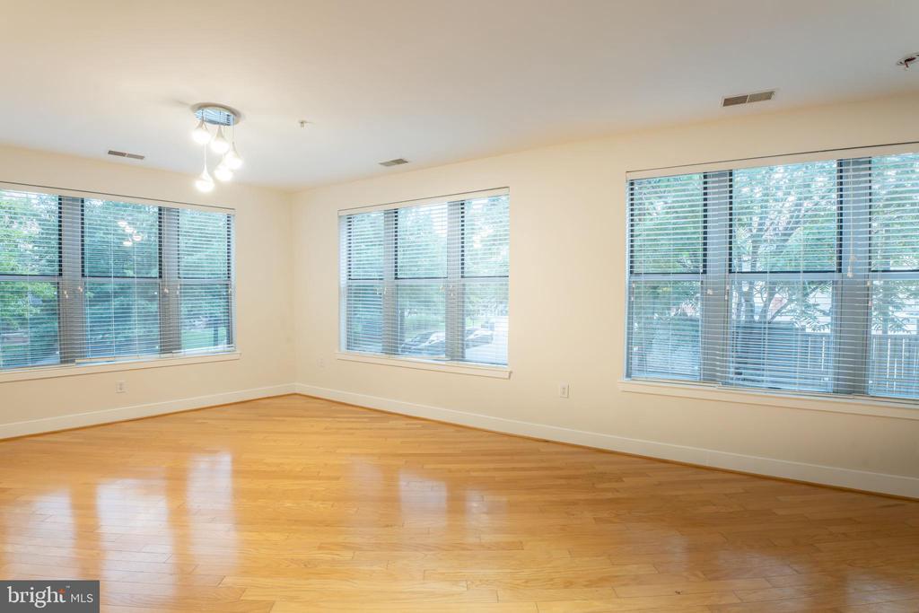 Foto principal - 1800 Wilson Blvd