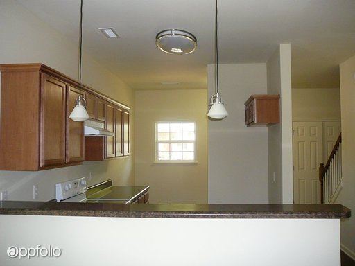 Foto del edificio - 517 N Academy St