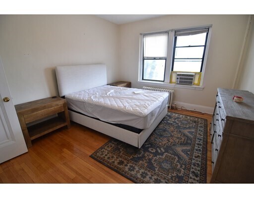 Foto del edificio - 145 Englewood Ave