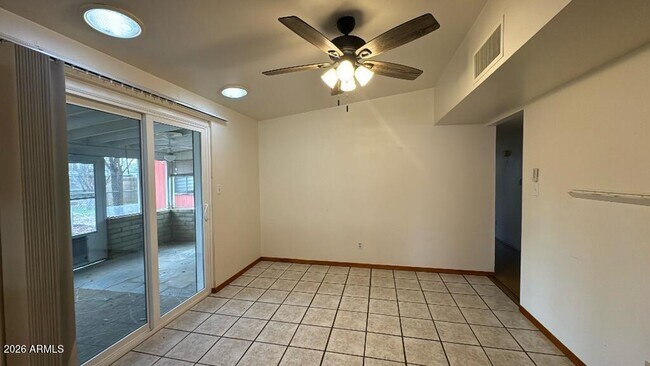 Building Photo - 35 E James Dr