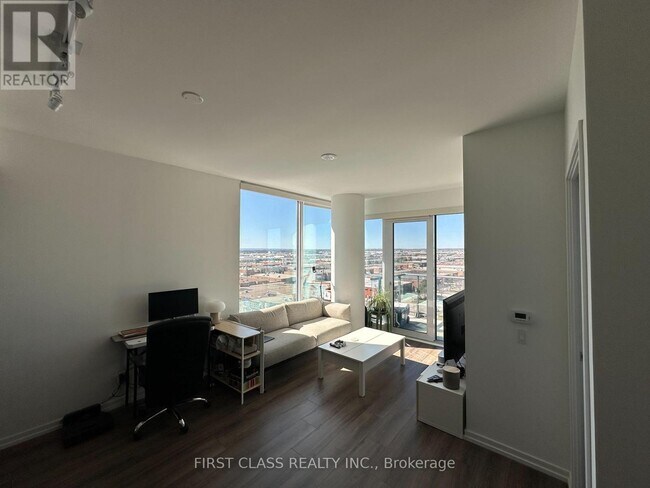 Photo du bâtiment - 1000 Portage Pkwy