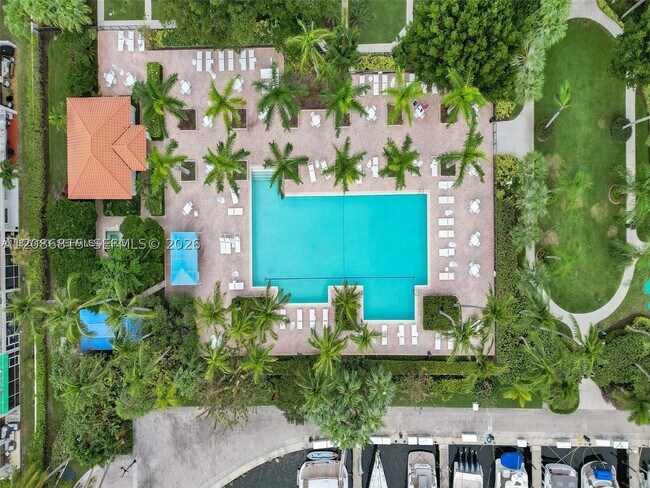 Foto del edificio - 3640 Yacht Club Dr