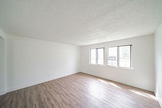 Building Photo - 675 Garfield St
