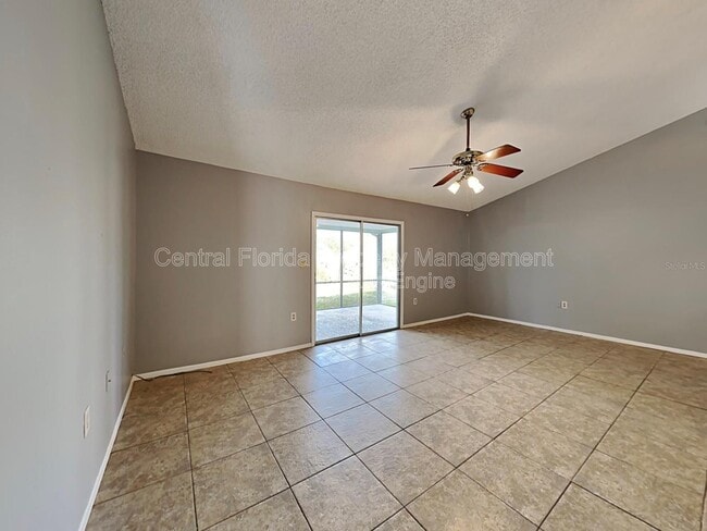 Foto del edificio - 3240 Butterfield St