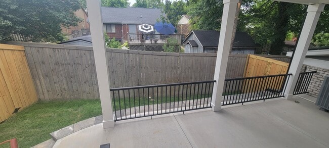 Foto del edificio - 3596 Harper Woods Ln