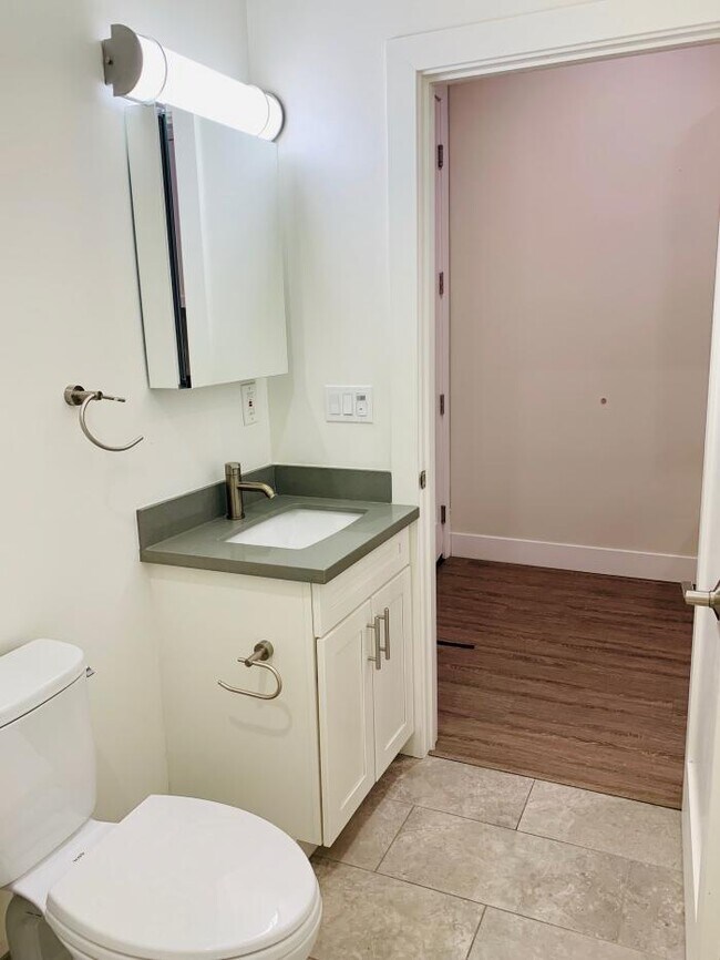 Foto del edificio - bedroom in Hayward CA 94541
