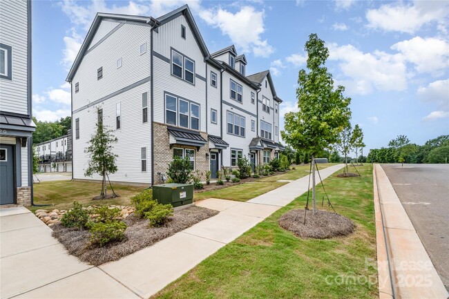 Building Photo - 2314 Donnelly Hls Ln