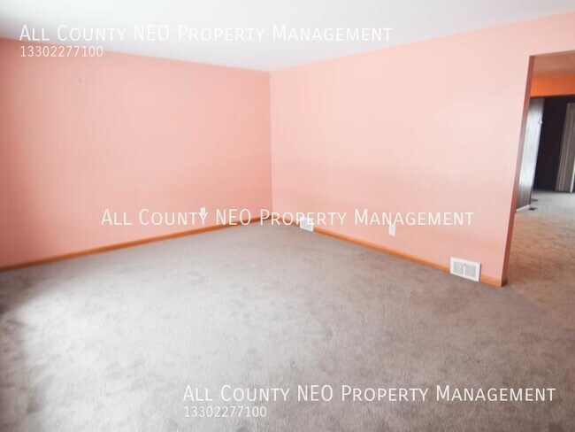 Building Photo - 4 bedrooms available in the Falls!