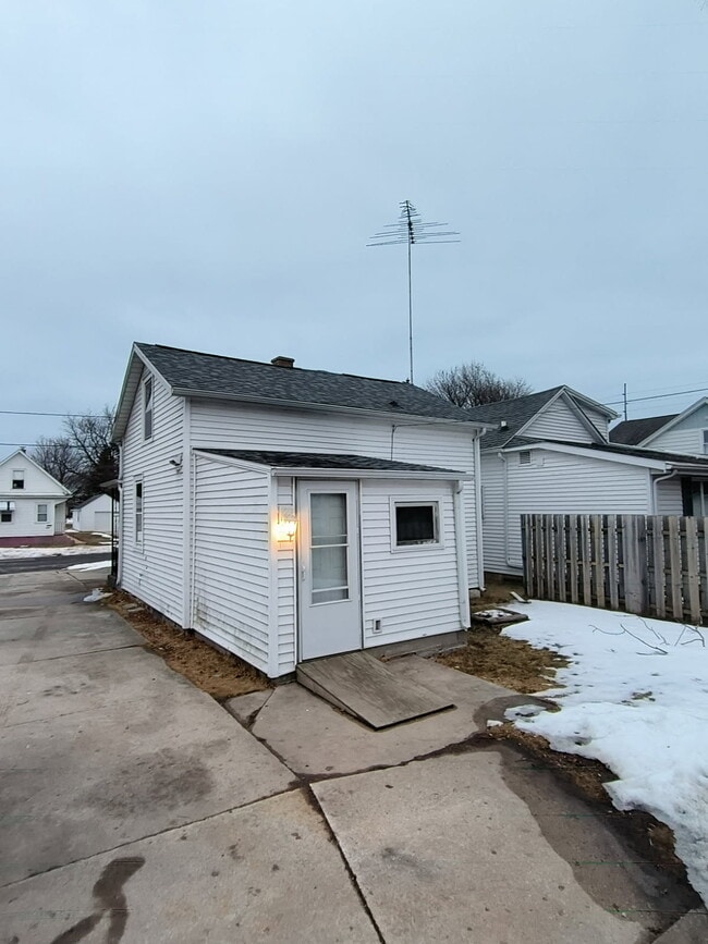 Building Photo - 1328 S 17th St