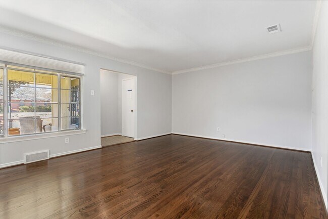 Foto del edificio - 6520/6522 SAINT MORITZ AVE