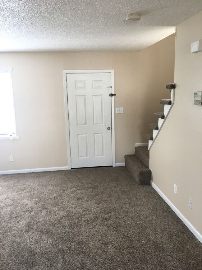 Foto del edificio - 2 Bedroom 2.5 Bath Townhome in Spicewood Townhome Community