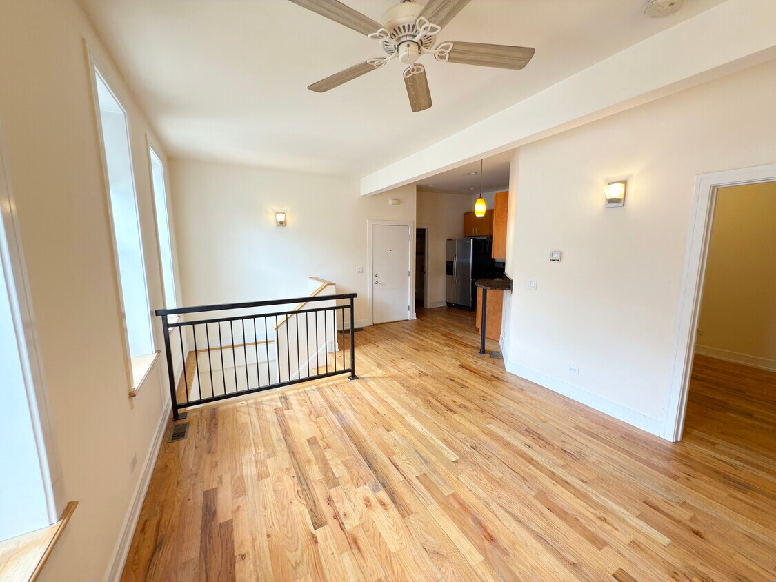 Foto principal - 2835 N Damen Ave