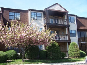 Building Photo - Woodbridge Center Plaza