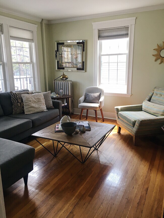 Building Photo - 52 Dimick St