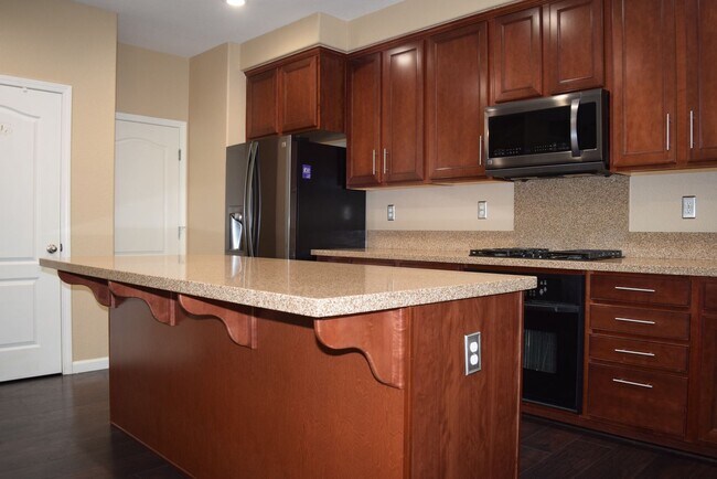 Building Photo - 5225 Sun Chaser Way