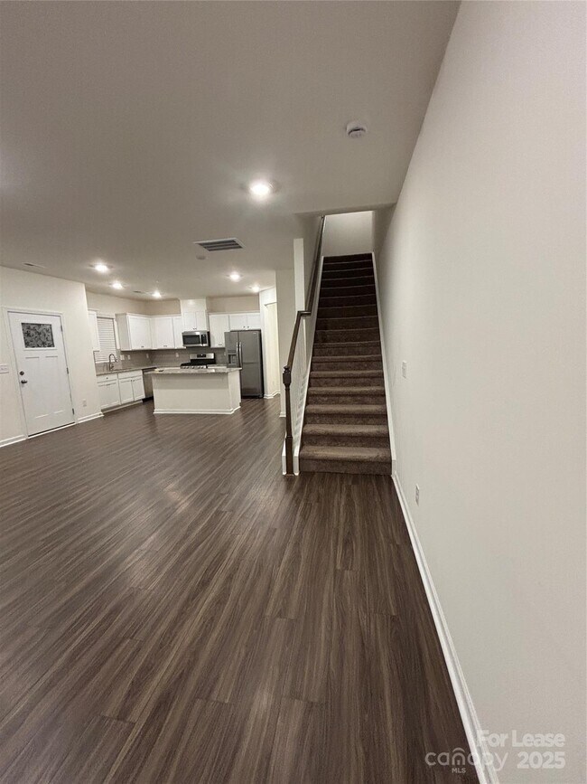 Foto del edificio - 6049 Rizer Dr