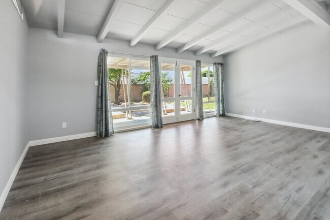 Building Photo - 8349 Decosta Ave