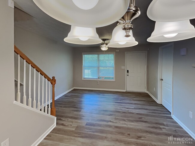 Foto del edificio - 1032 Wedgewood Ct NE