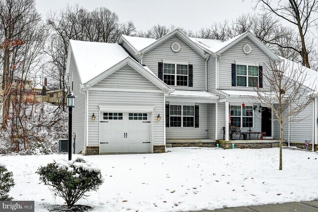 Building Photo - 180 Breezewood Dr