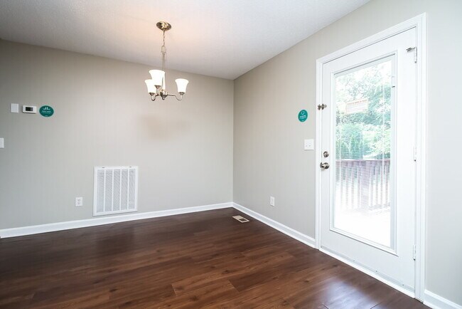 Foto del edificio - 2231 Sawmill St