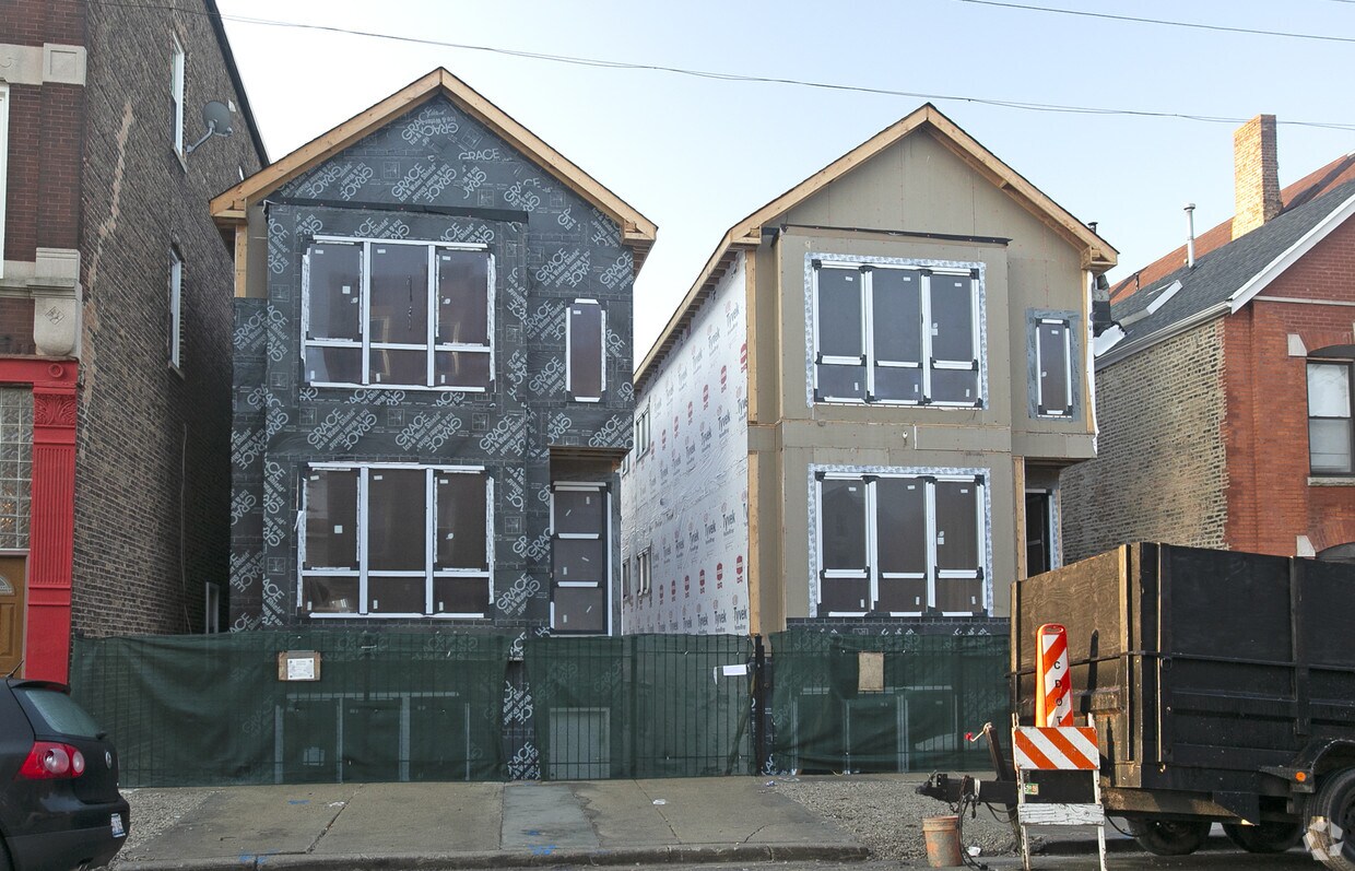 Primary Photo - 2303 W 19th St