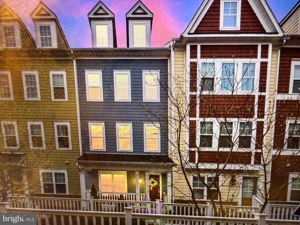 Foto principal - 303 Davage Ln