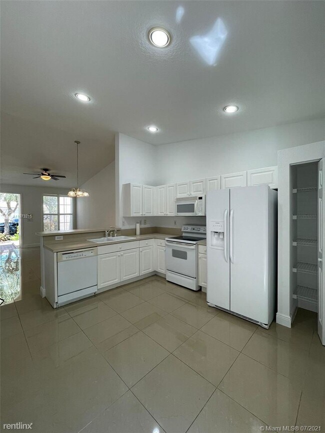 Foto del edificio - 18788 SW 28th St