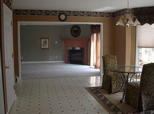 Foto del edificio - 4526 Saratoga Woods Dr