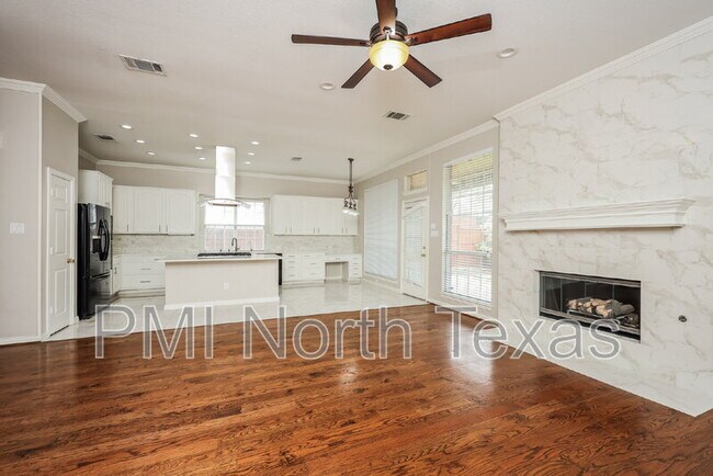 Foto del edificio - 325 Crooked Tree Ct