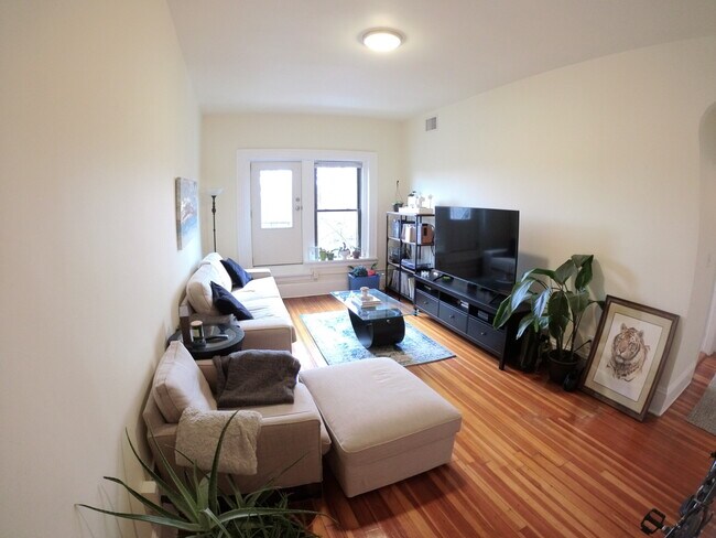 Foto del edificio - 1463 Beacon St