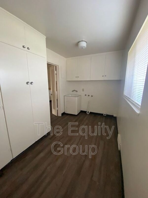 Foto del edificio - 841 E Caldwell Ave