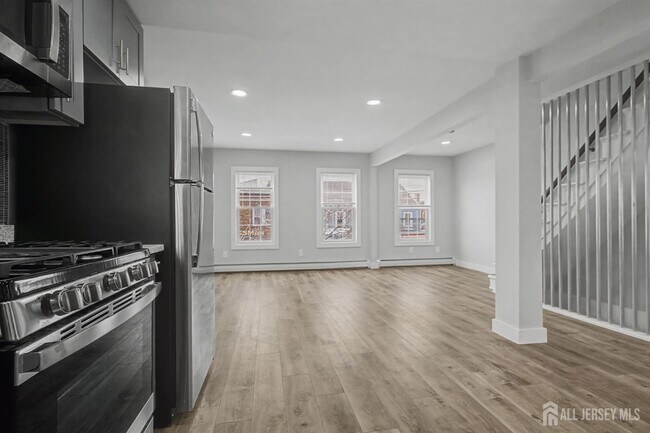 Foto del edificio - 61 N Main St