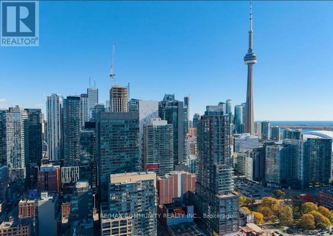 Building Photo - 375 King St W