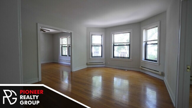 Foto del edificio - 1129 W Oakdale Ave