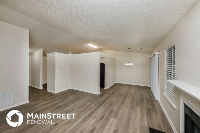 Foto del edificio - 1357 Ling Dr