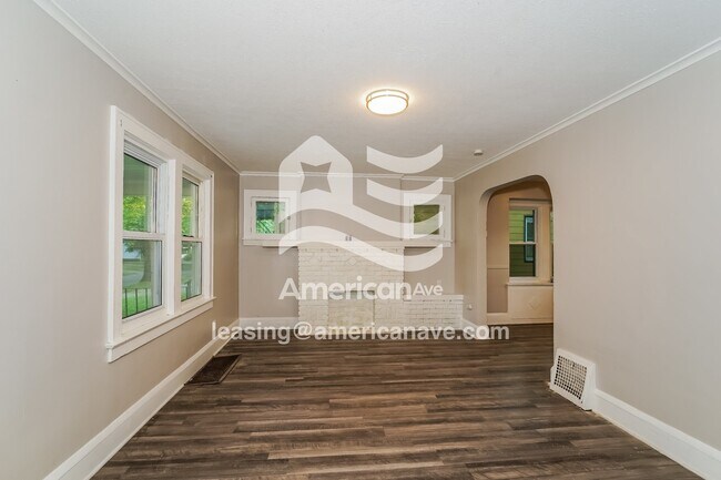 Foto del edificio - 1005 Dover Ave
