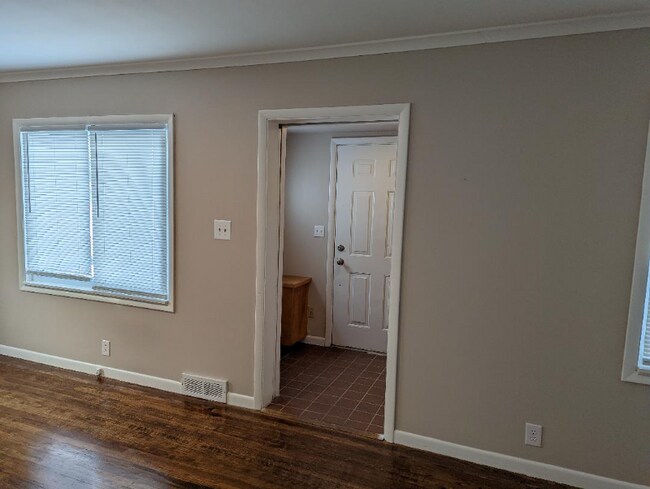 Building Photo - 1414 Malzahn St