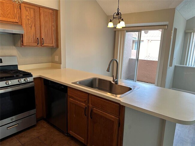 Foto del edificio - 8307 Waterview Way