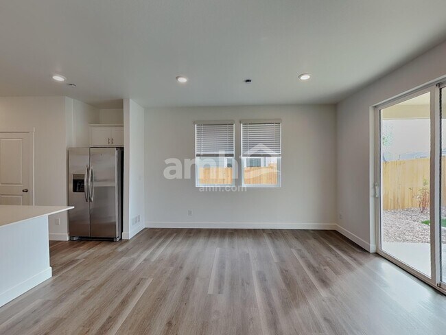 Foto del edificio - 10091 Potomac St