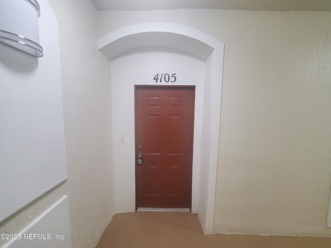 Foto del edificio - 11251 Campfield Dr