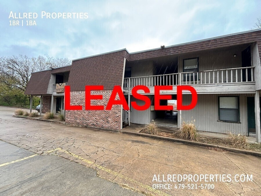 Primary Photo - 1390 W Wedington Dr
