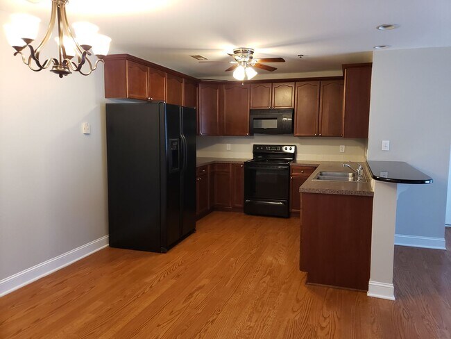 Foto del edificio - 4732 Tatton Park Cir