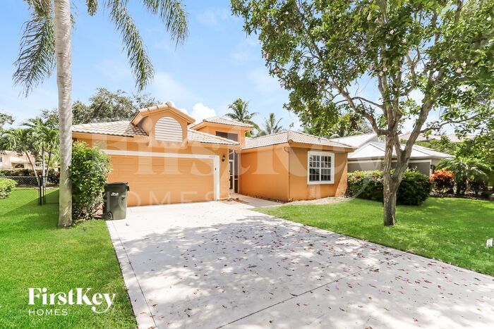 Primary Photo - 4025 Sea Grape Cir