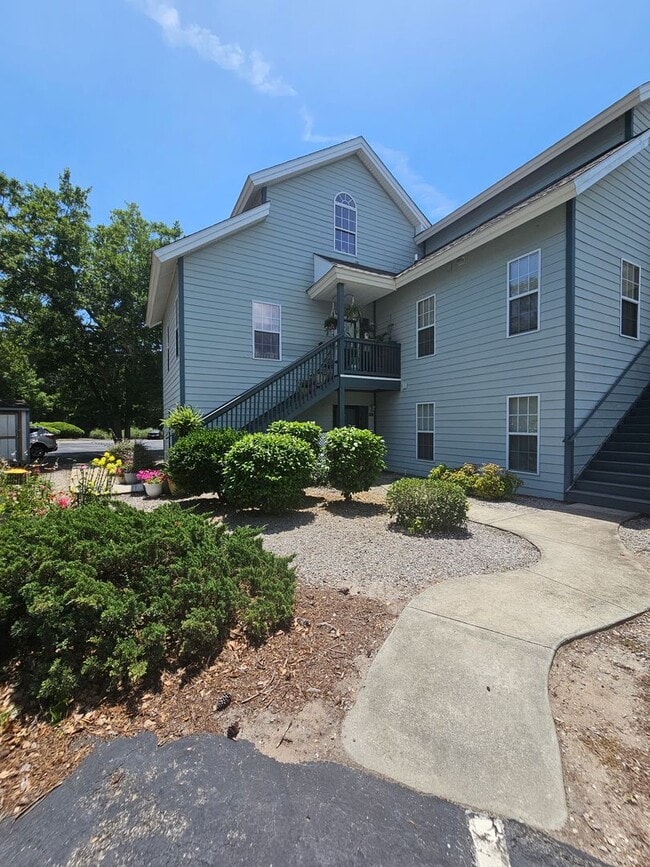 Building Photo - 4363 Spa Dr